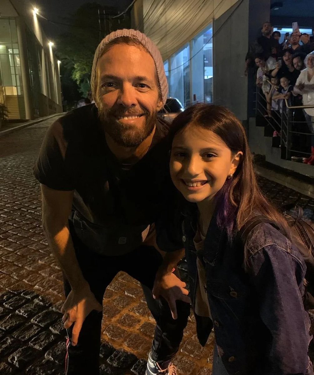 Taylor Hawkins s fanynkou v Paraguayi. (Emma Sofía/Instagram)